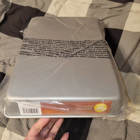 Wilton Performance Pan Anodized Aluminum 9 x 13 x 2 New - Picture 4 of 4